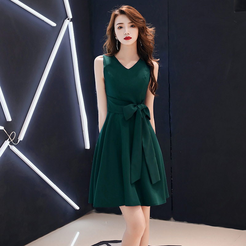 Women’s Small Green Evening Dress – Short, Simple & Elegant Banquet Dress - Image 1