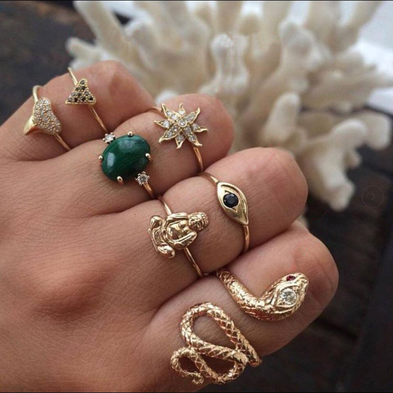 New Style Ring With Diamonds And Large Emerald Snake-Shaped Joint Ring Set Of 7 Pieces