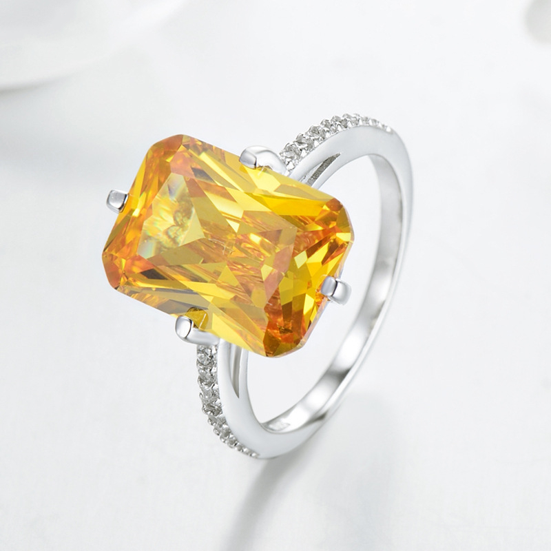 Luxury Inlaid Rectangular Zircon Ring