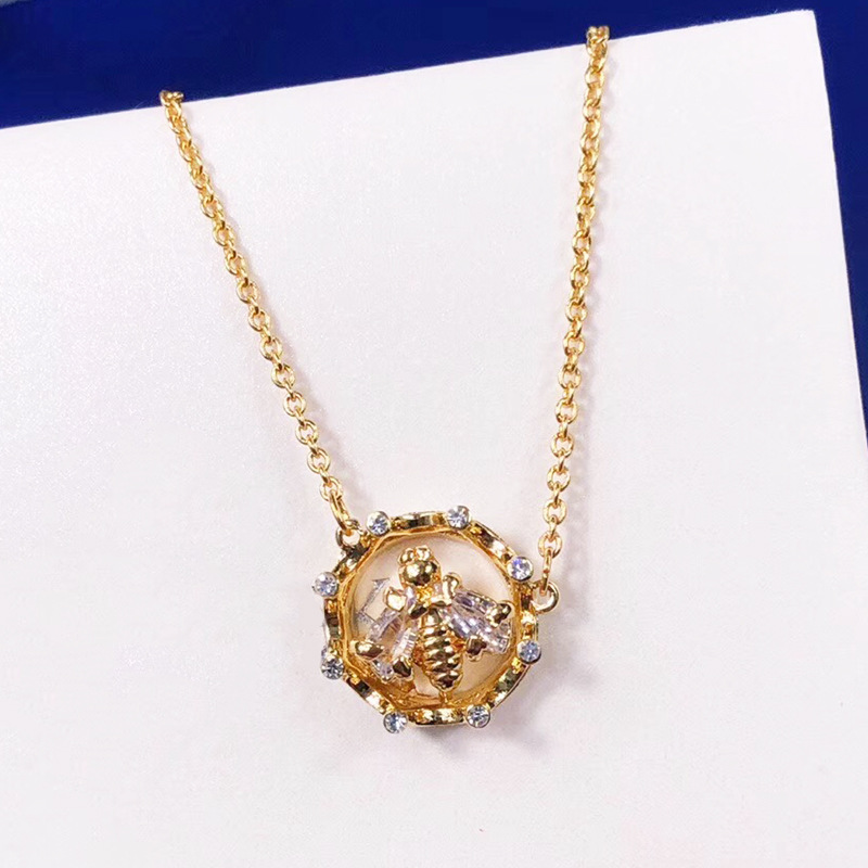 Rotating Bee Clavicle Chain Female Three-Dimensional Crystal Bee Necklace