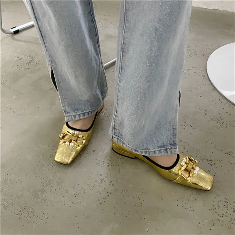 Square Toe Flat Shoes With Soft Sole And Pearl Metal Buckle - Gold