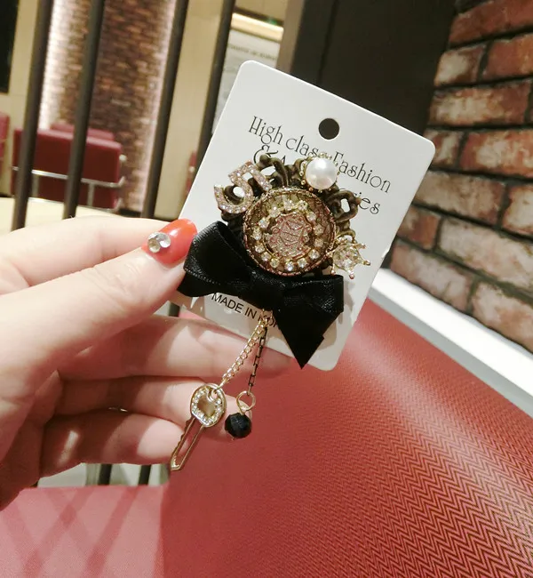 Bow Happy Key Ring Brooch Fashion Accessories Black - Shop at LoveMi
