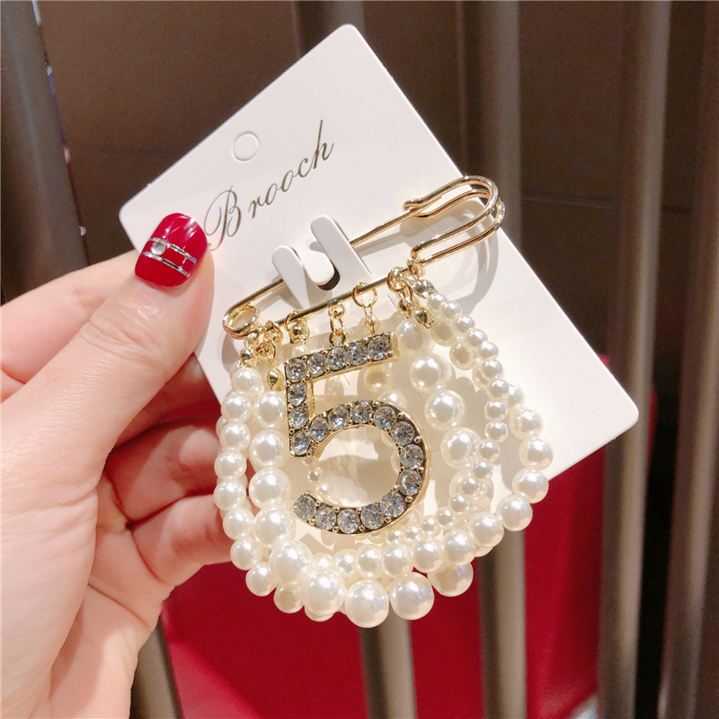 Little Xiangfeng Fashion Retro Small Clothes Brooch Collar Pin - Shop at LoveMi