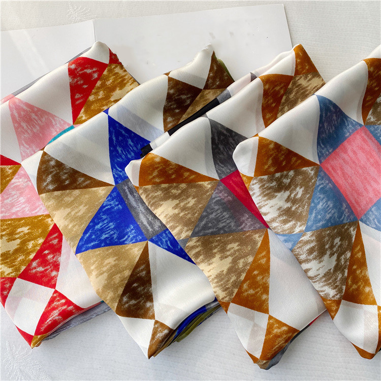 Retro Geometric Pattern Silk Satin Silk Scarf Women'S Scarf