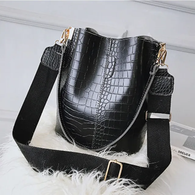 Large Capacity Bag Female New Retro Fashion Bucket Bag Korean Version Of Simple And Versatile One Shoulder Messenger Handbag Black - Shop at LoveMi