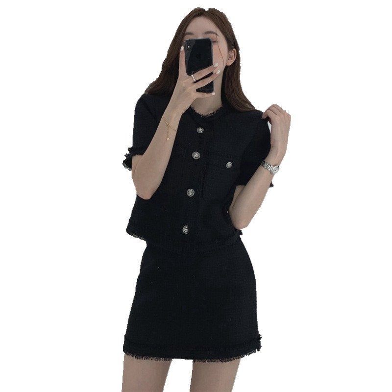 Short Coat And Skirt With Two Tassels