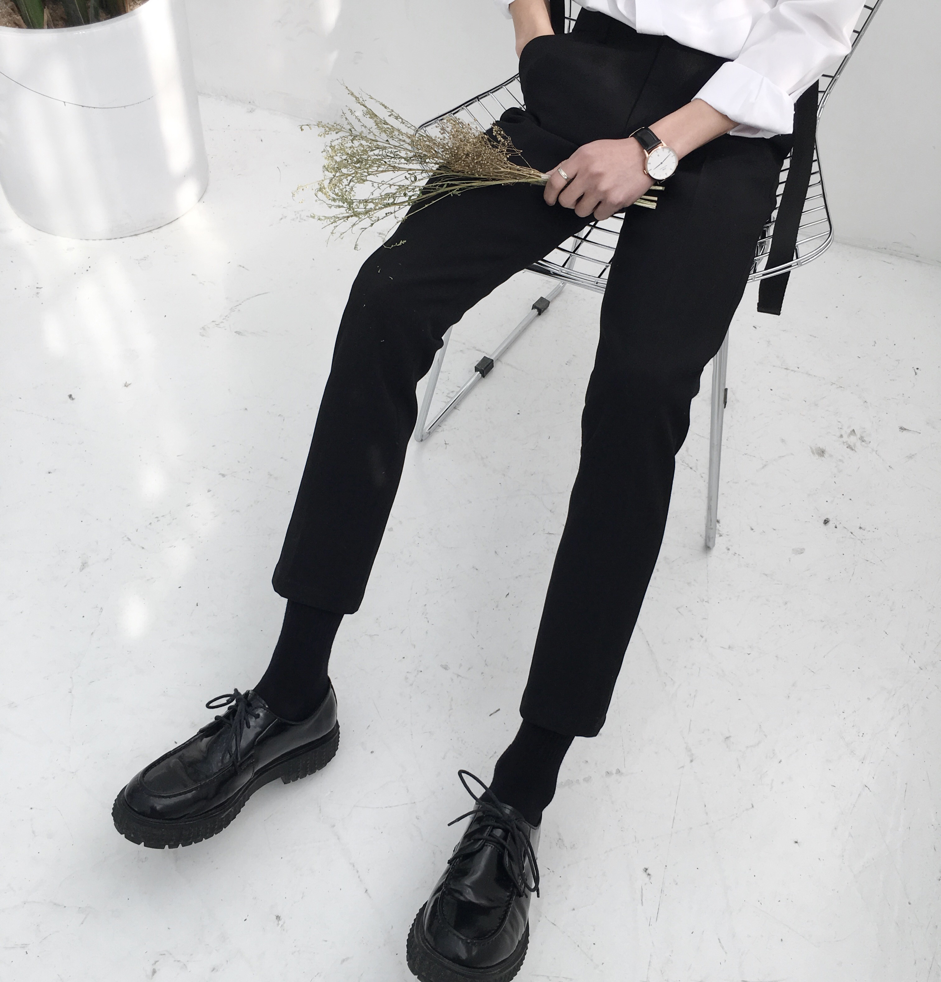 Title 4, Boys tapered feet British suit pants trend. Sl...