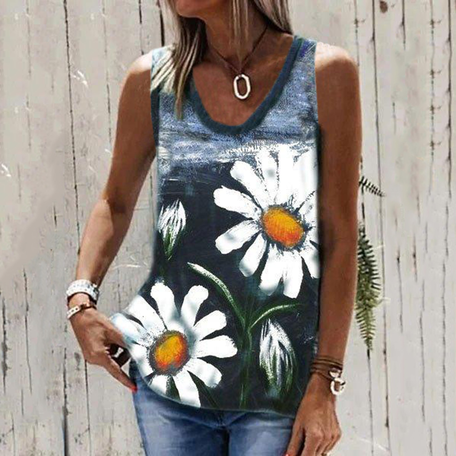 Title 3, Chrysanthemum Print Round Neck Women