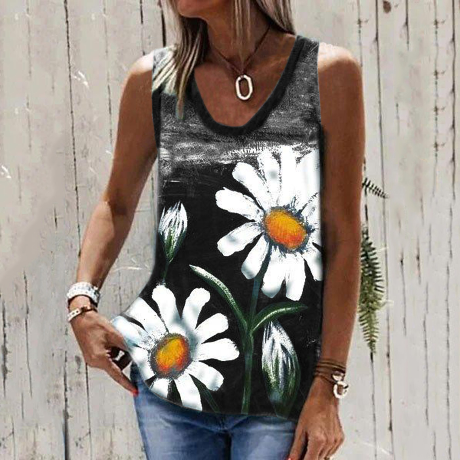 Title 4, Chrysanthemum Print Round Neck Women