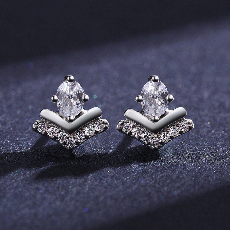 Geometric Crown Temperament Stud Earrings