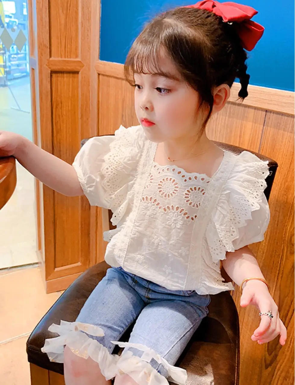 Girls Short-sleeved Lace Shirt Lace Flared Jeans Princess Fashion Suit