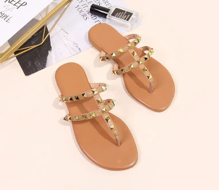 Rivet Soft Bottom Sandals And Slippers Rivet Soft Bottom Sandals And Slippers - Gold