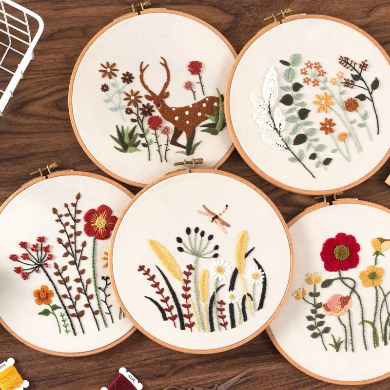 Simple Three-Dimensional Hand Embroidery with Elk Flowers