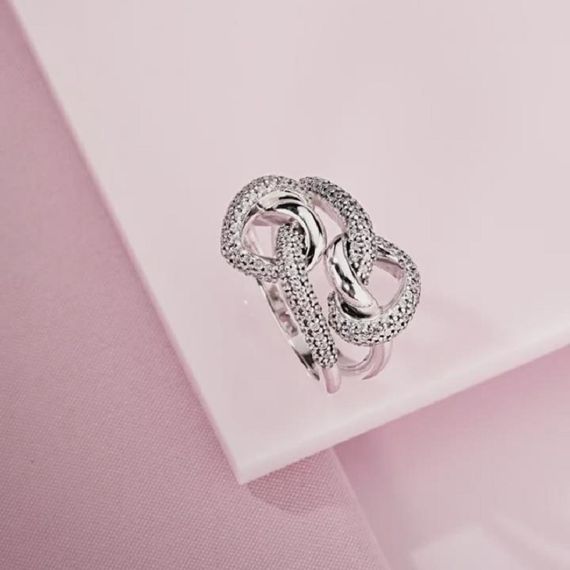 Fashion Couple Temperament With Trendy Ring Women — foto 4