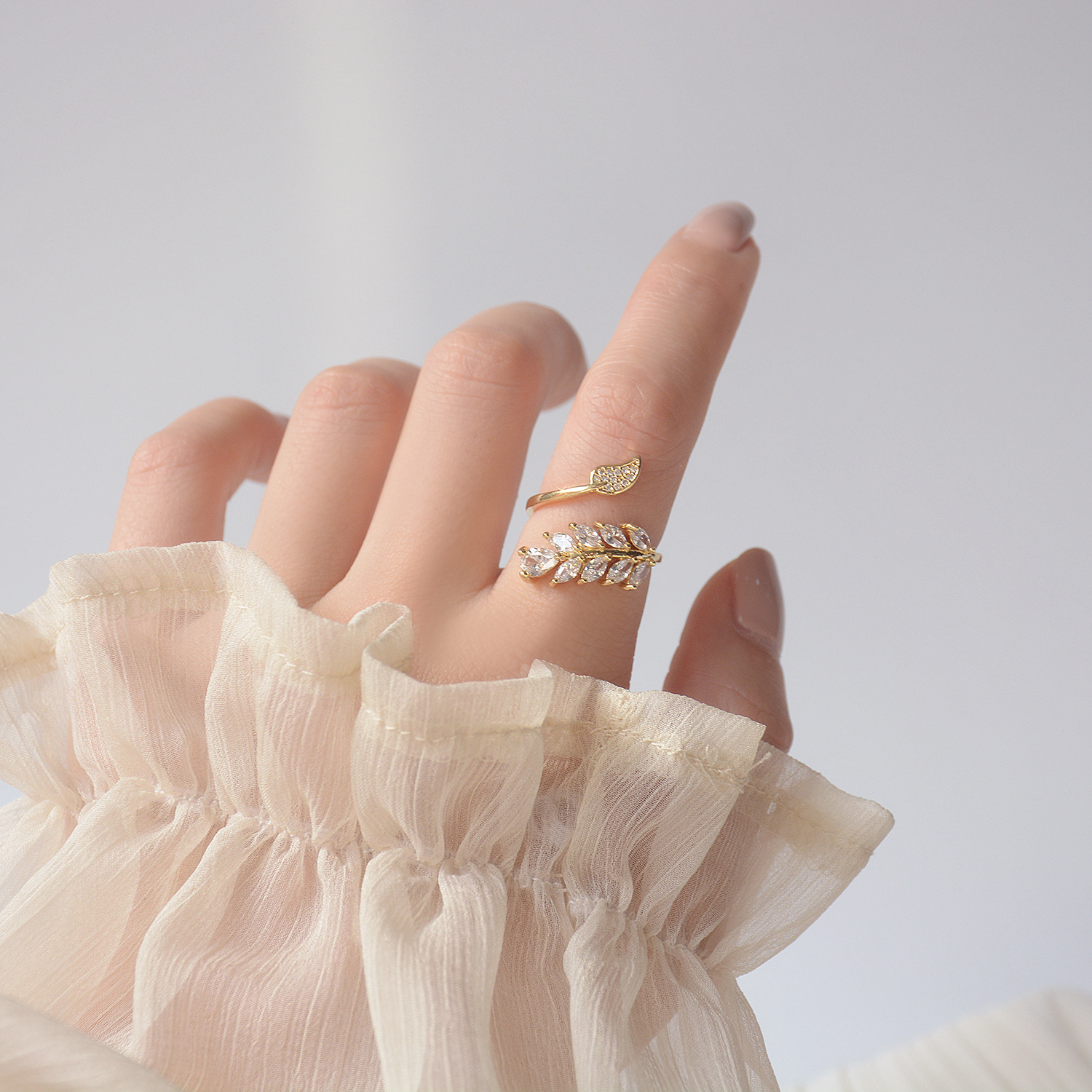 South Korea'S Dongdaemun Design Sense Micro-Inlaid Zircon Full Of Diamonds Sparkling Temperament Ring Female Leaf Delicate Ring