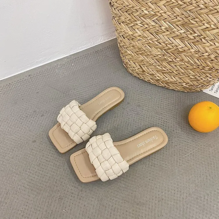 Open-Toed Square Head Wear Flat-Bottomed Flip-Flop Woven Comfortable Beach Sandals - Beige