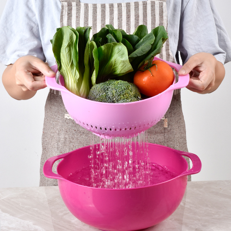 طقم أدوات مطبخ مكون من عشر قطع: منخل أرز، طبق سلطة، أدوات خبز، كوب قياس، وملعقة قياس مجموعة متكاملة