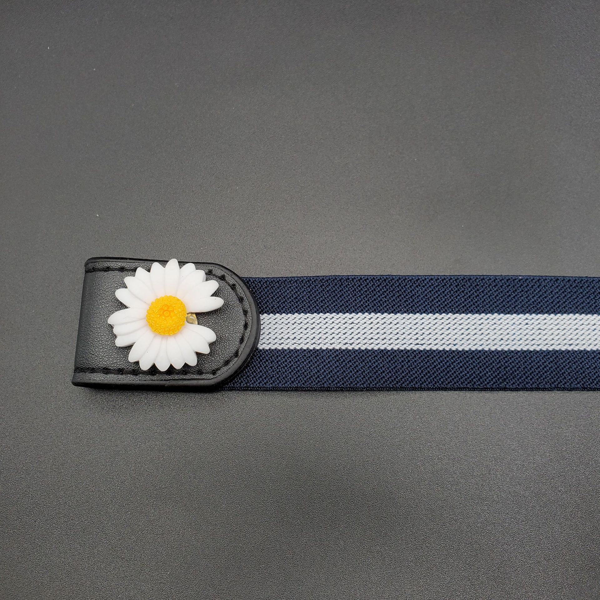 Navy blue daisy