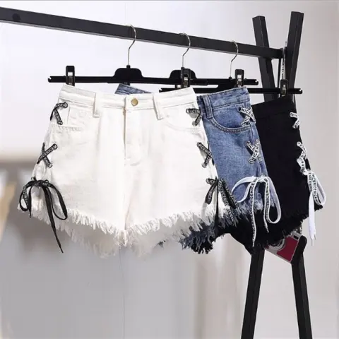 Vintage Snowflake Inelastic Women Denim Shorts with High Waist