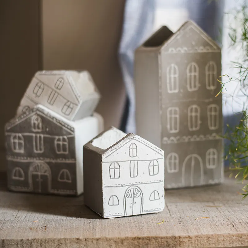 Red Pottery Small House Flower Pot