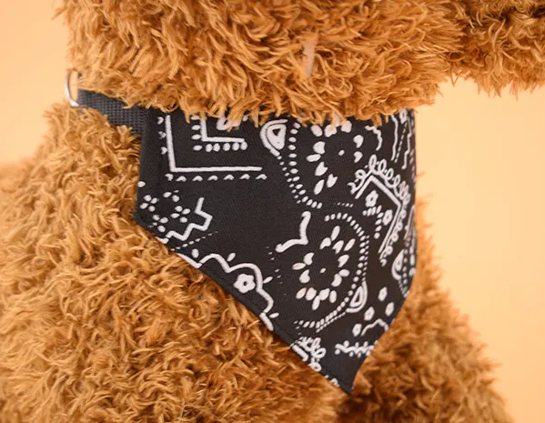 Pet Saliva Towel Retractable Triangle Scarf Collar Printed Triangle Saliva Towel Pet Supplies - Black