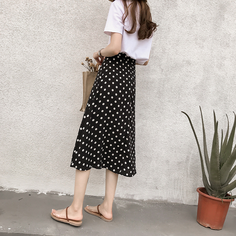 Title 4, New Retro Style Polka Dot Chiffon Skirt. A vers...