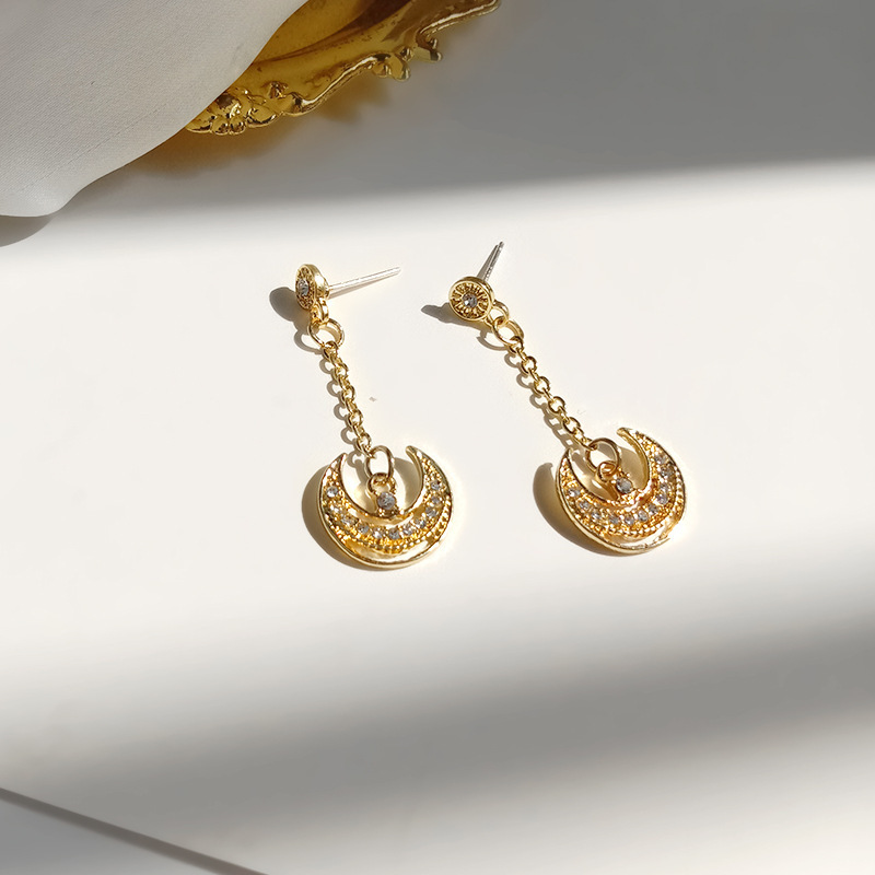 Simple Net Red Temperament Personality Diamond Moon Earrings