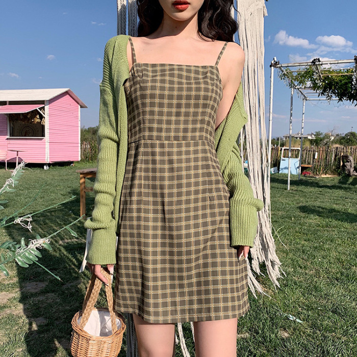 Early Spring Korean Version Of The New Avocado Green Retro Plaid Suspender Skirt