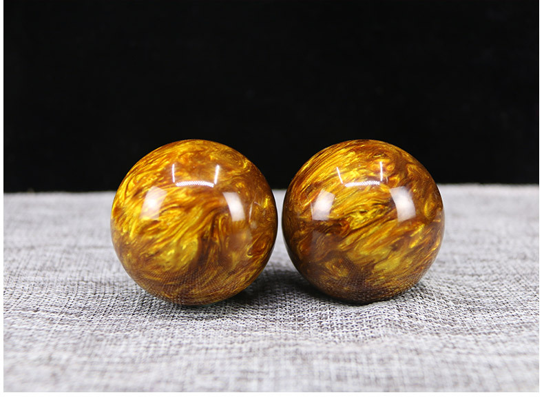 Traditional Golden Baoding Balls Set