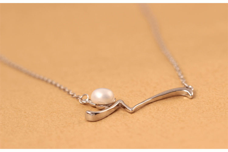 Freshwater Pearl Miss Cat Pendant Female