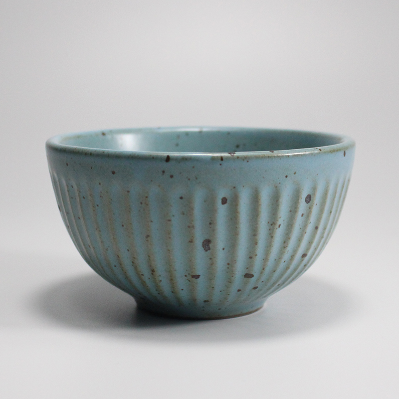 Bluegrey stoneware bowl.