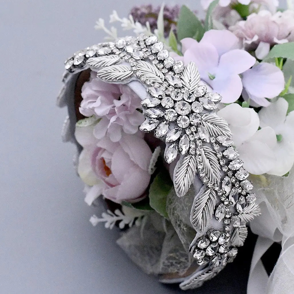 High-End Headgear With Diamond-Studded Hair Binding Headband
