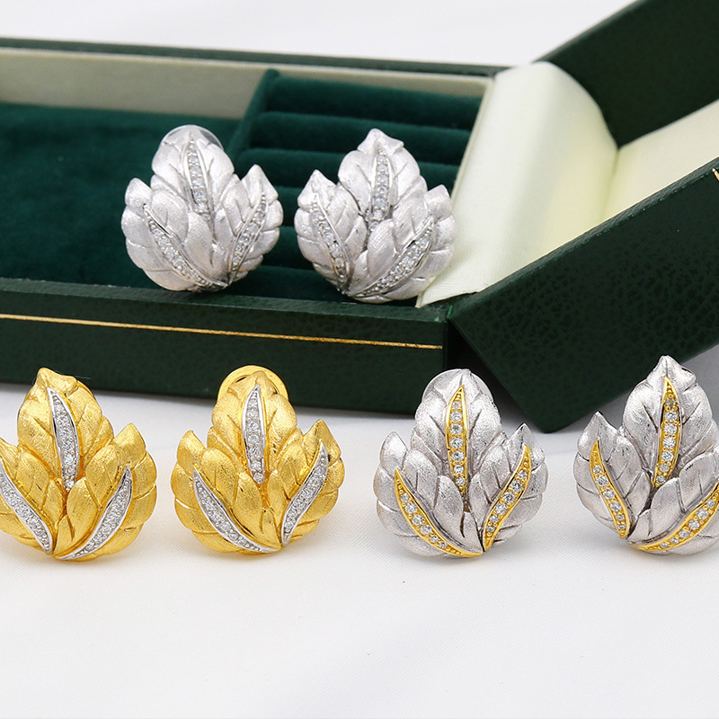 Luxury Craftsmanship Leaf Separation Hollow Earrings