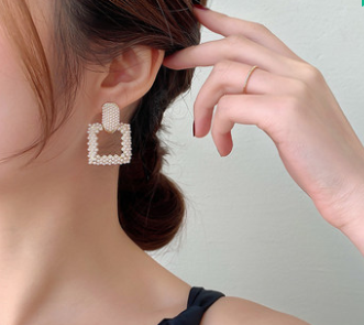 Temperament Pearl Earrings Female Earrings Korean Net Red Fashion High-End Atmosphere Earrings  