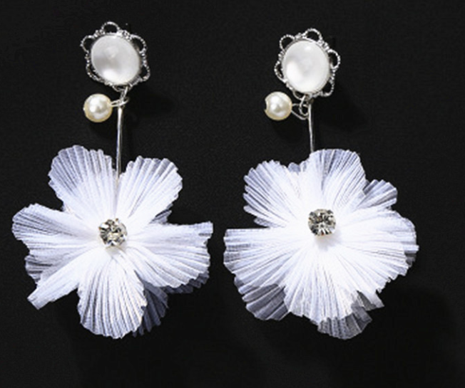 White Lace Flower Pearl Earrings Female Petals With Diamonds
