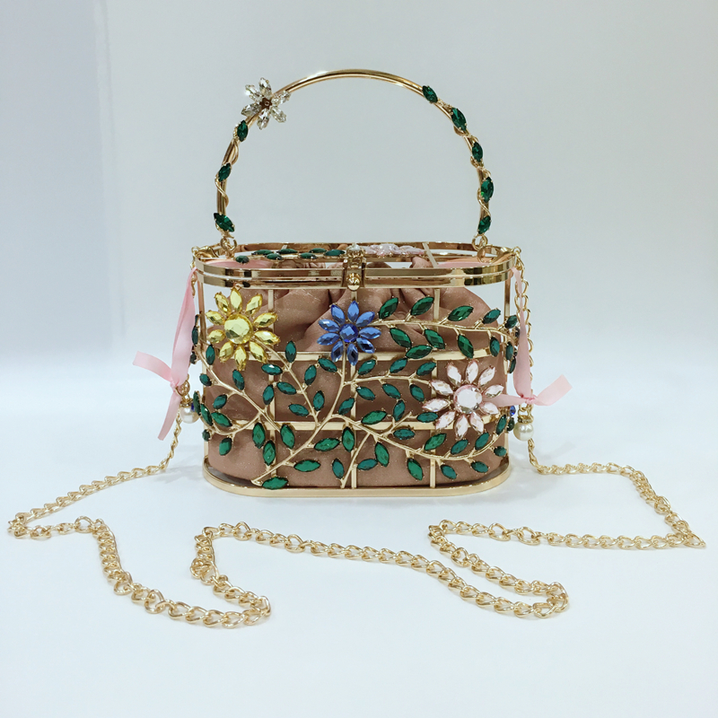 Blossoms Jade In a Portable Basket With British Style