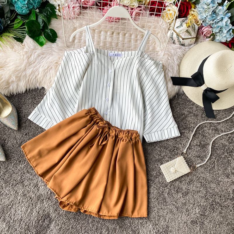 Small   Design Sense Striped Loose One-Neck Off-The-Shoulder Top With Short Sleeves And Elastic Waist Two-Piece Casual Shorts