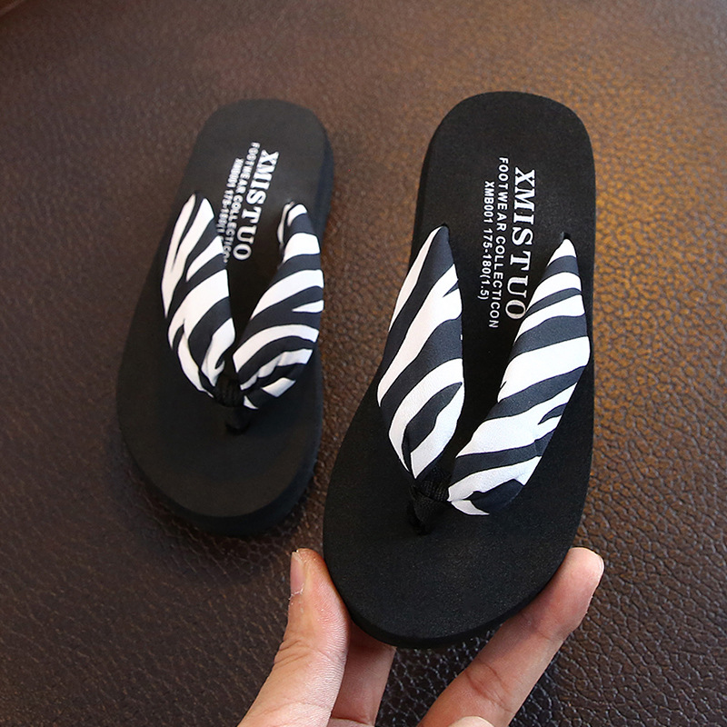 Zebra pattern in middle heel s