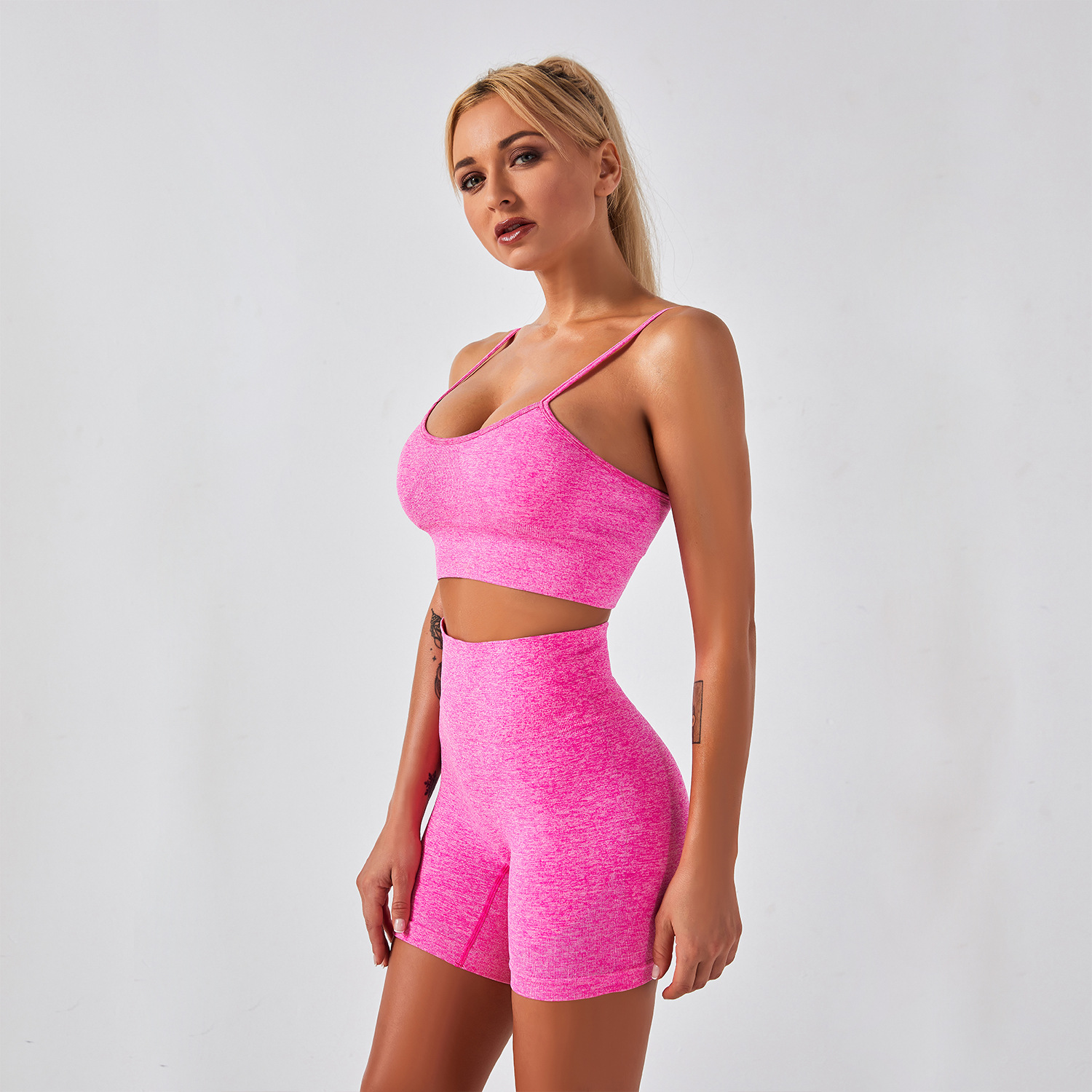 Seamless Fitness Yoga Sports Bra Shorts Suit Hot Spot