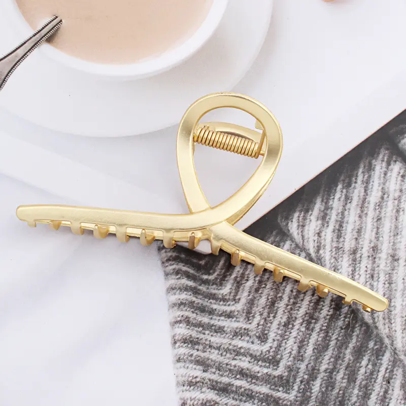 Blond Hair Clip Shark Large Bath