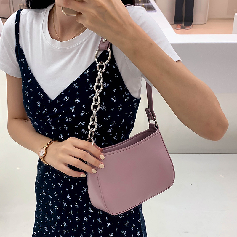 Guangzhou Women's Bag In Autumn And Winter New Simple Fashion One Shoulder Bag French Small Sense Popular Bag Underarm Bag