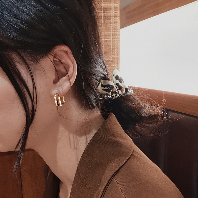 Simple Female Small Earrings Female Personality Design Sense Korean Temperament