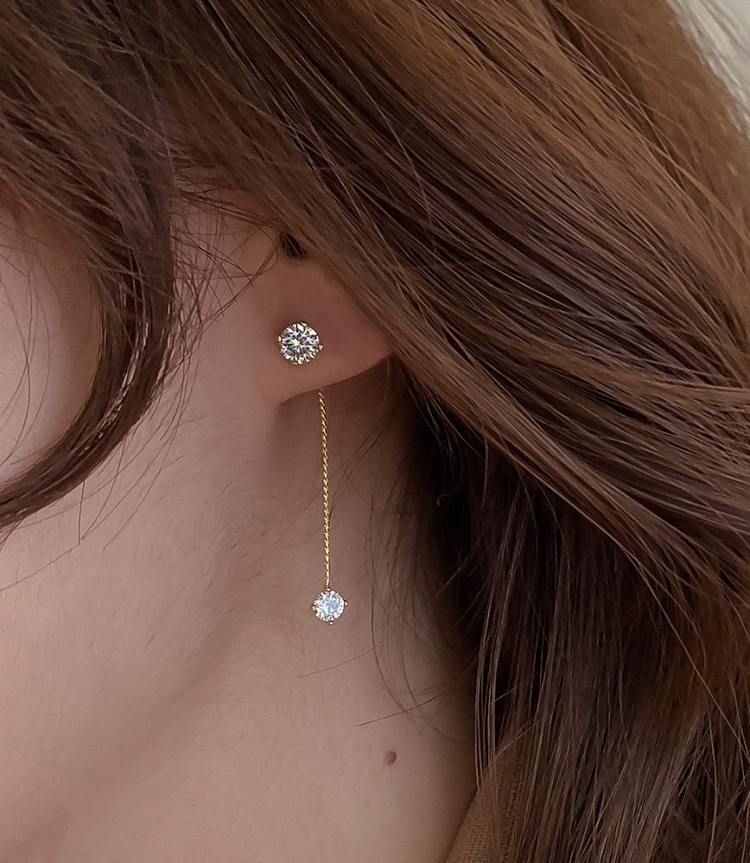 Wear Long Zircon Earrings Before And After a Minimalist Cold Breeze