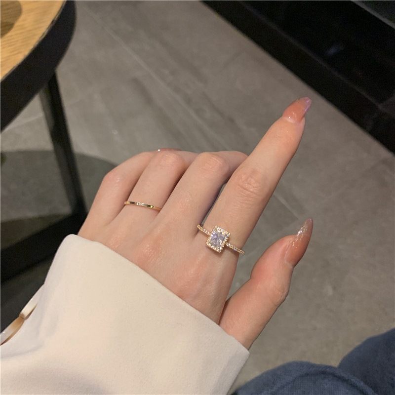 Fashion Simple Zircon Square Diamond Ring