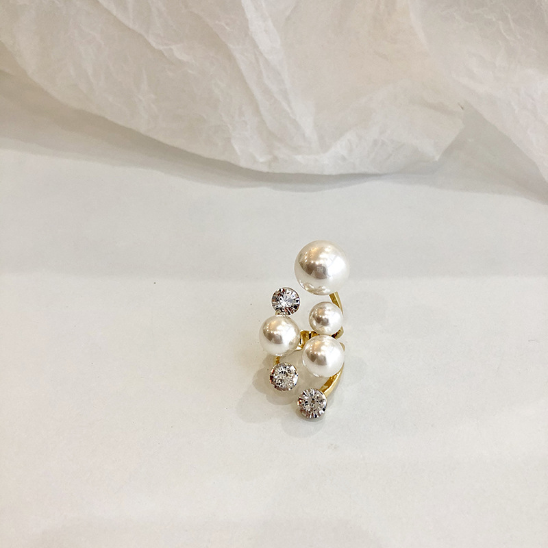 Geometric Ring Diamond Pearl Irregular