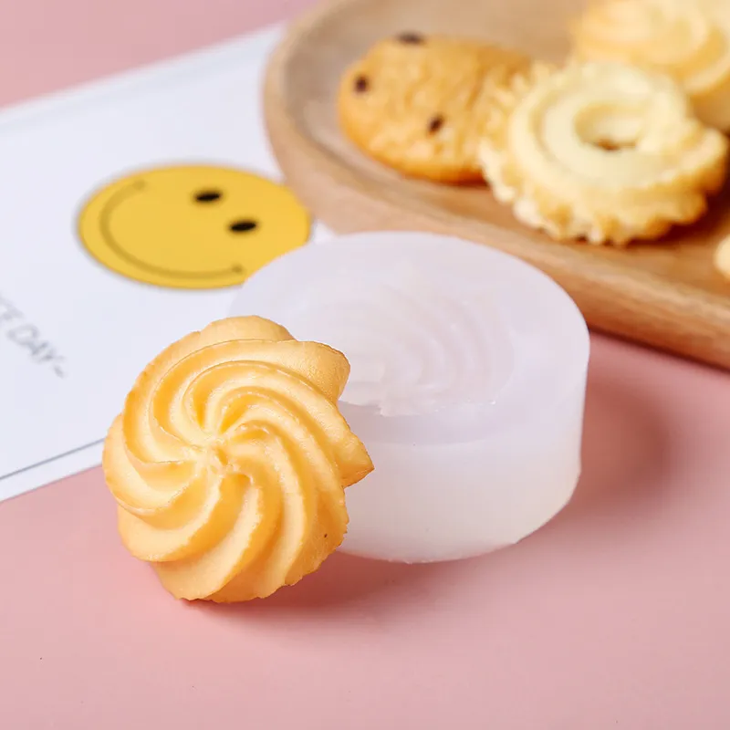 Creative Cake Cookie Mould Baking Decoration - White
