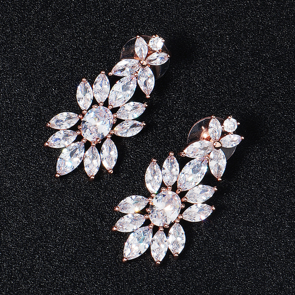 Fashionable And Creative Temperament Lady's Earstud Long Eardrop