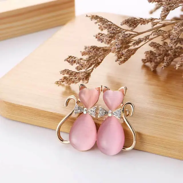 Cute Cat Brooch Korean Alloy Diamond Animal Main Color - Shop at LoveMi