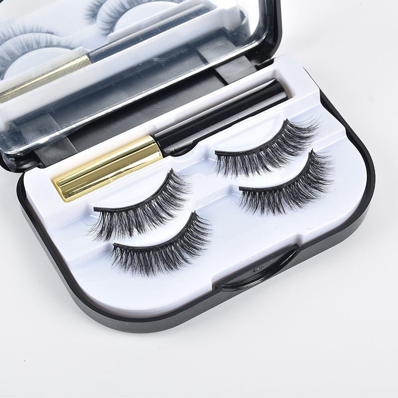 Two Pairs Of Magnetic Eyeliner And Eyelashes Gift Set