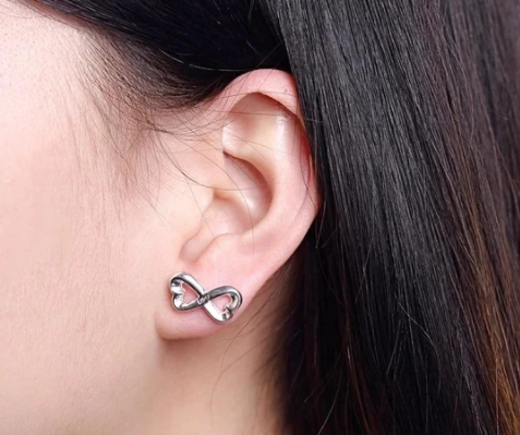 Simple Figure 8 Bow Stud Earrings
